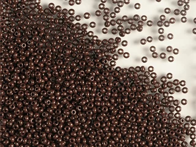 Preciosa 11/0 13780 Opak Kahverengi Dizili kum boncuk ürün görseli