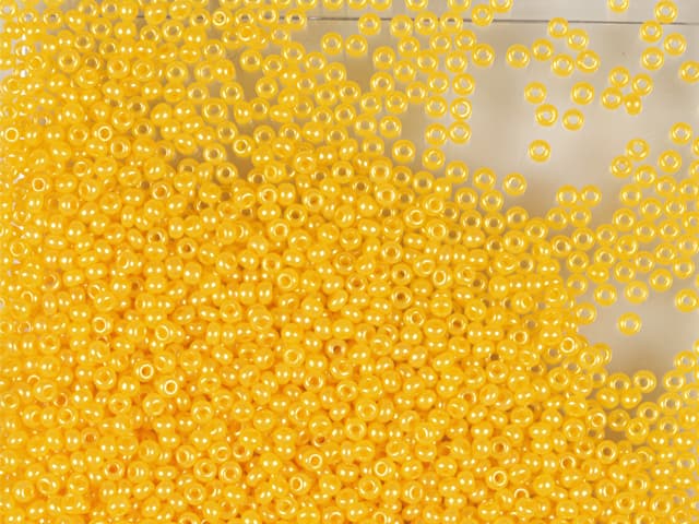 Preciosa product image for Seed 11/0 17383 (331-19001-10/0-17383)