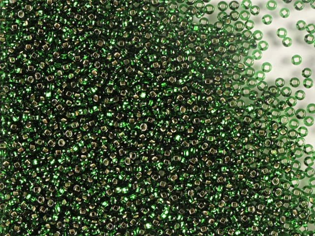 Preciosa 11/0 57060 Silverline-Kristal Yesil kum boncuk ürün görseli